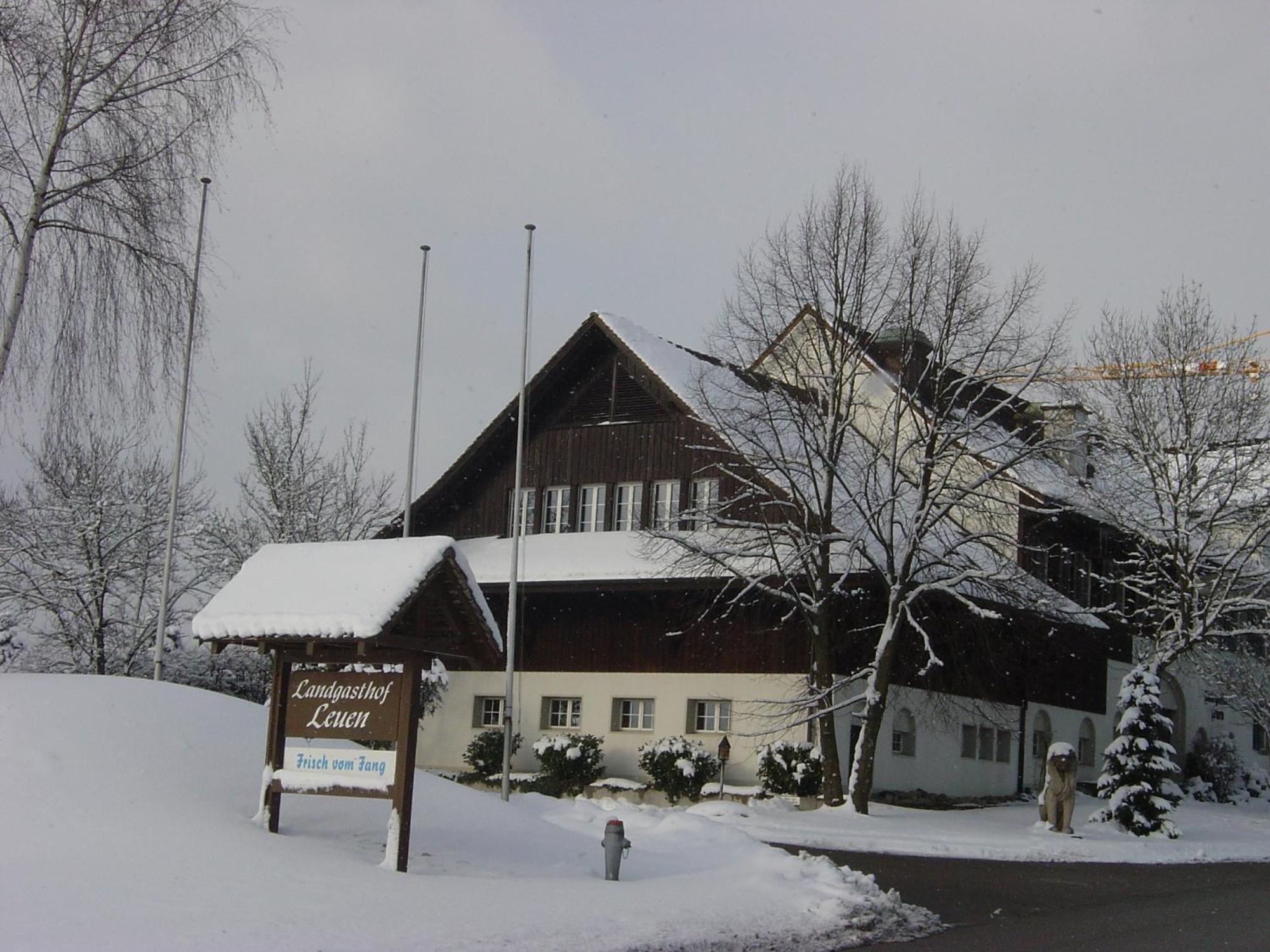 Landgasthof Leuen Hotell Waldegg bei Uitikon Eksteriør bilde